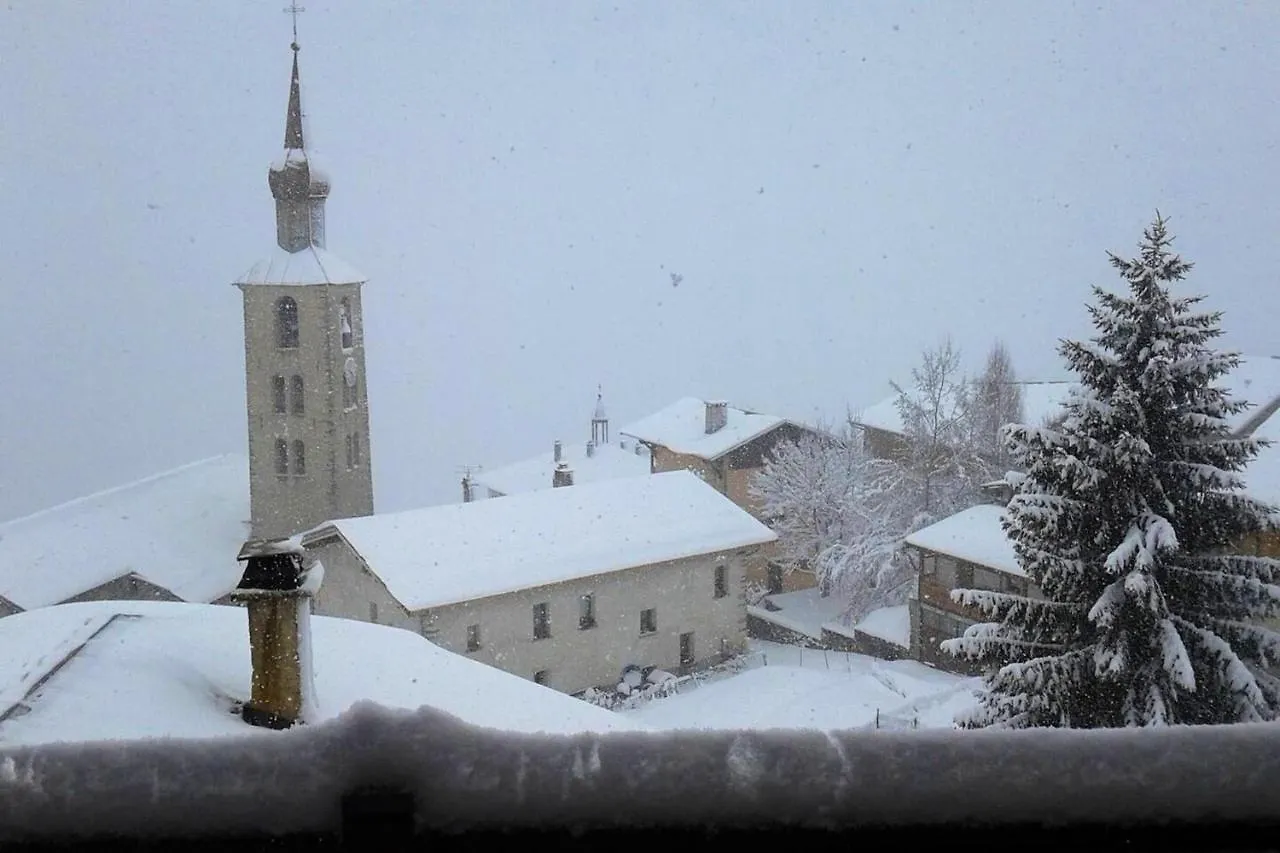 Appartement Spacieux Aux Chapelles Avec Vue Sur Montagne Les Chapelles 0*,  France